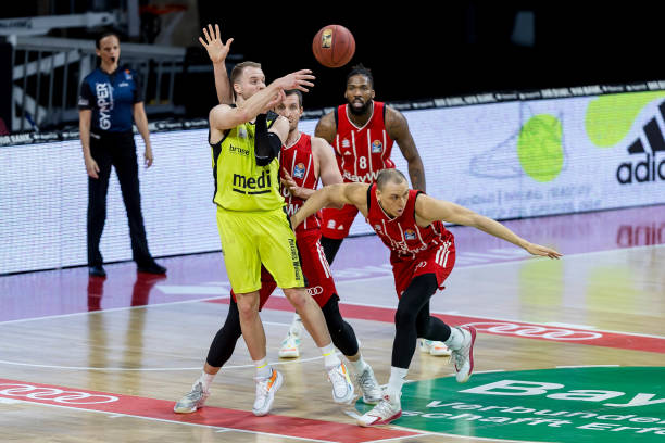 我们也翘首 我们也翘首